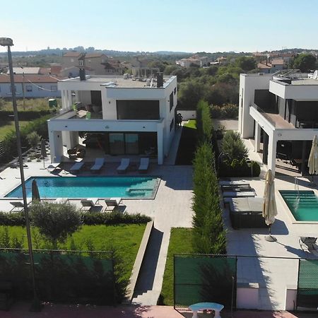 Villa Ula In Pula With Heated Pool And Sauna 외부 사진