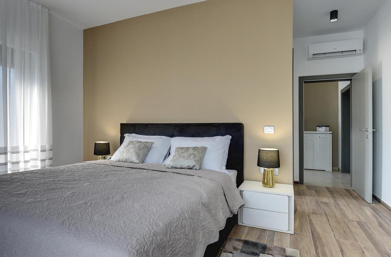 Villa Ula In Pula With Heated Pool And Sauna 외부 사진