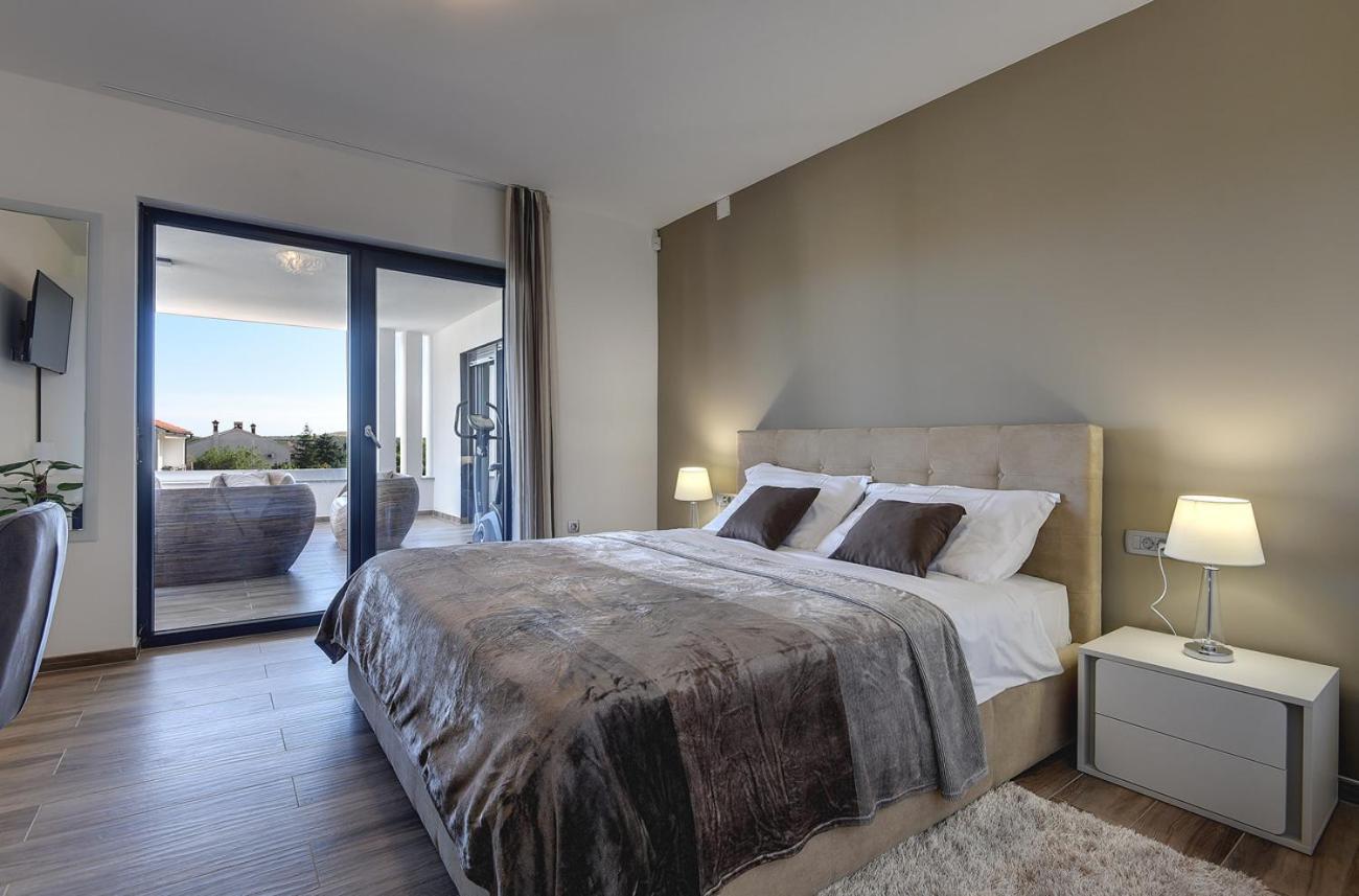 Villa Ula In Pula With Heated Pool And Sauna 외부 사진