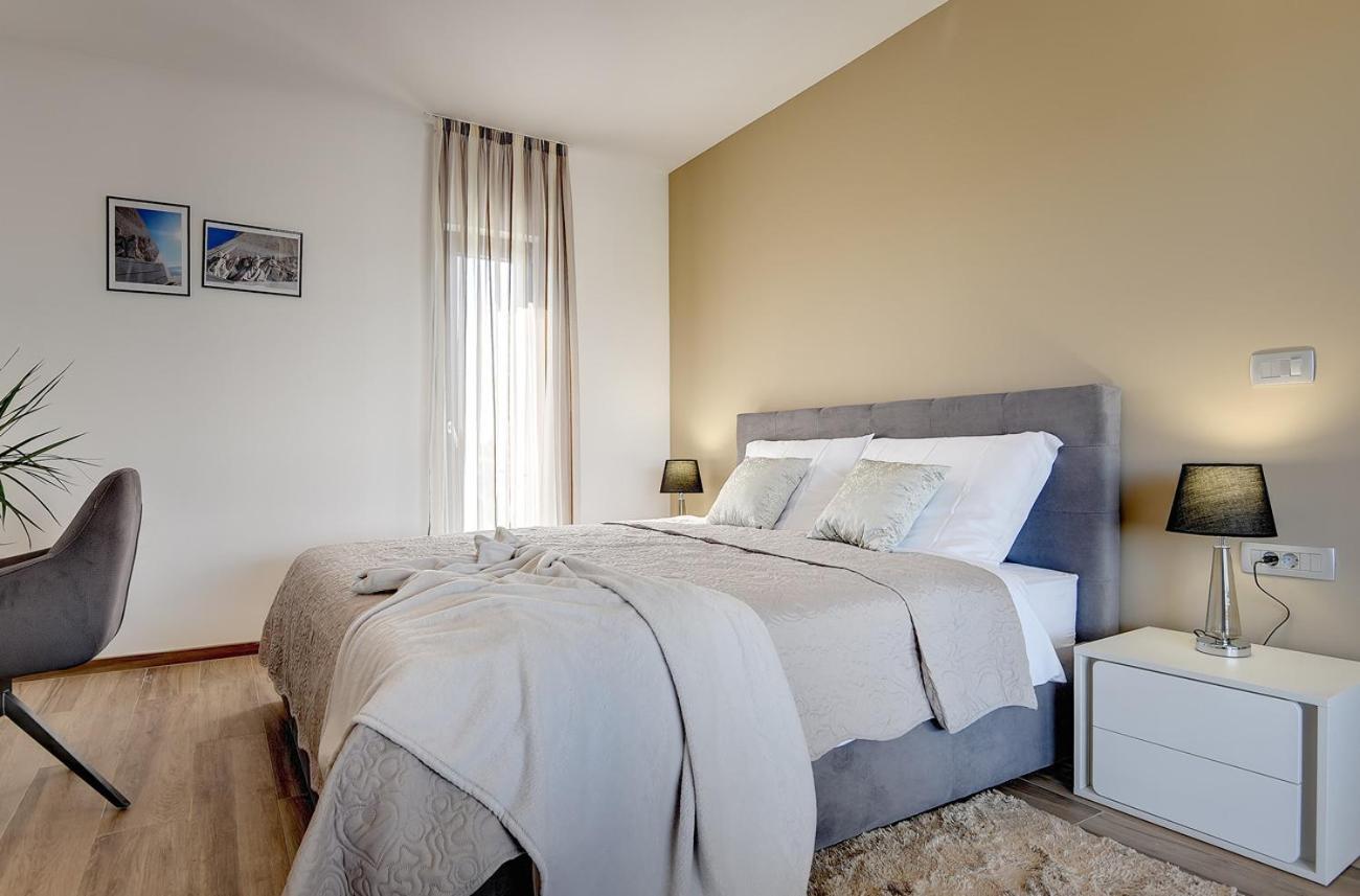 Villa Ula In Pula With Heated Pool And Sauna 외부 사진