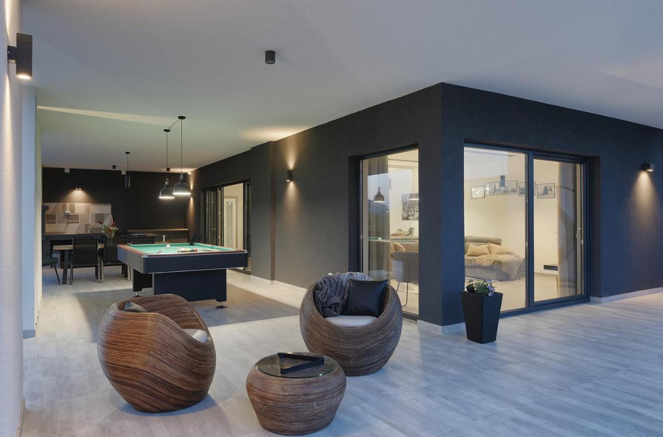 Villa Ula In Pula With Heated Pool And Sauna 외부 사진