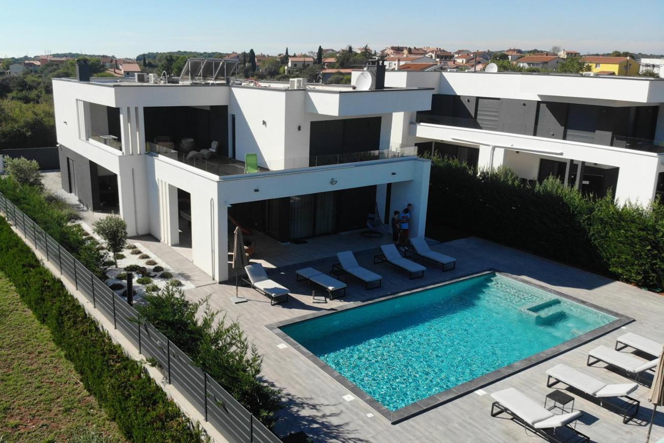 Villa Ula In Pula With Heated Pool And Sauna 외부 사진
