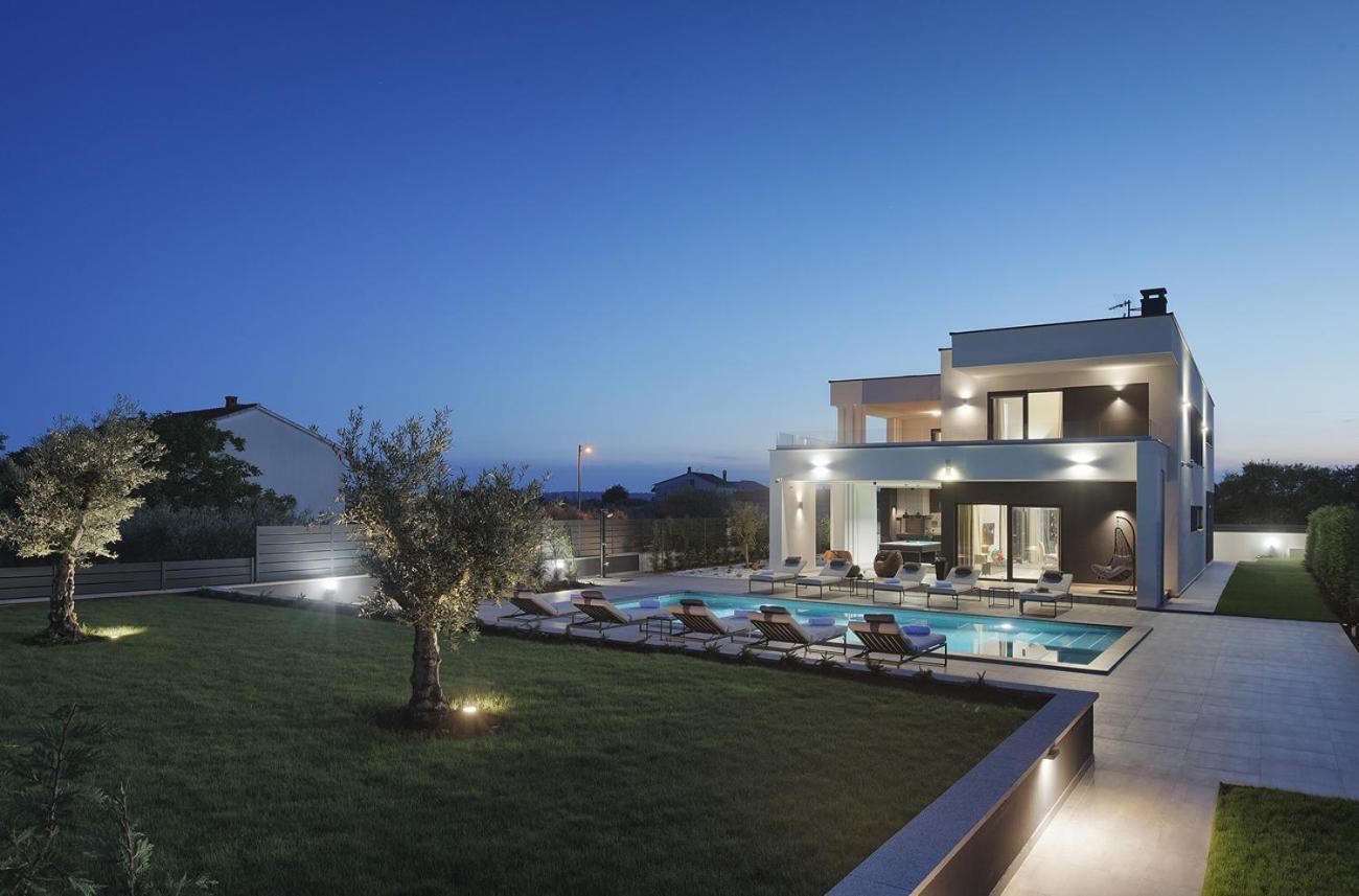 Villa Ula In Pula With Heated Pool And Sauna 외부 사진